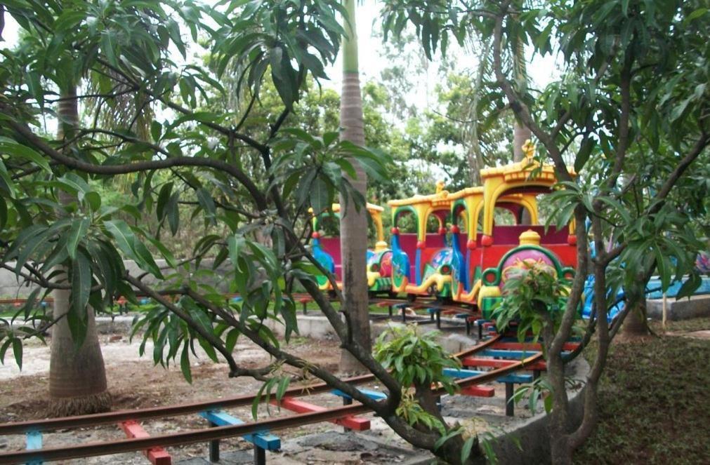 7 Apple Resort Lonavala Kültér fotó